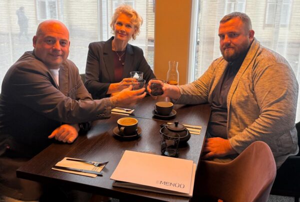 Vinni valla koalitsiooni esindajad Rauno Võrno (vasakult), Evelin Poolamets ja Kaido Höövelson.