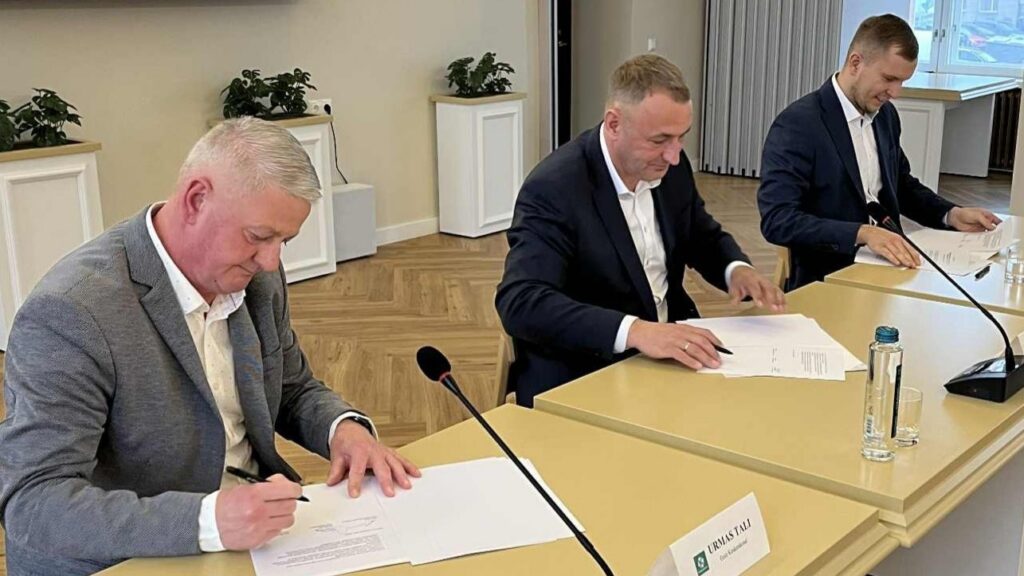 Võru linna koalitsioonilepingu allkirjastamine.