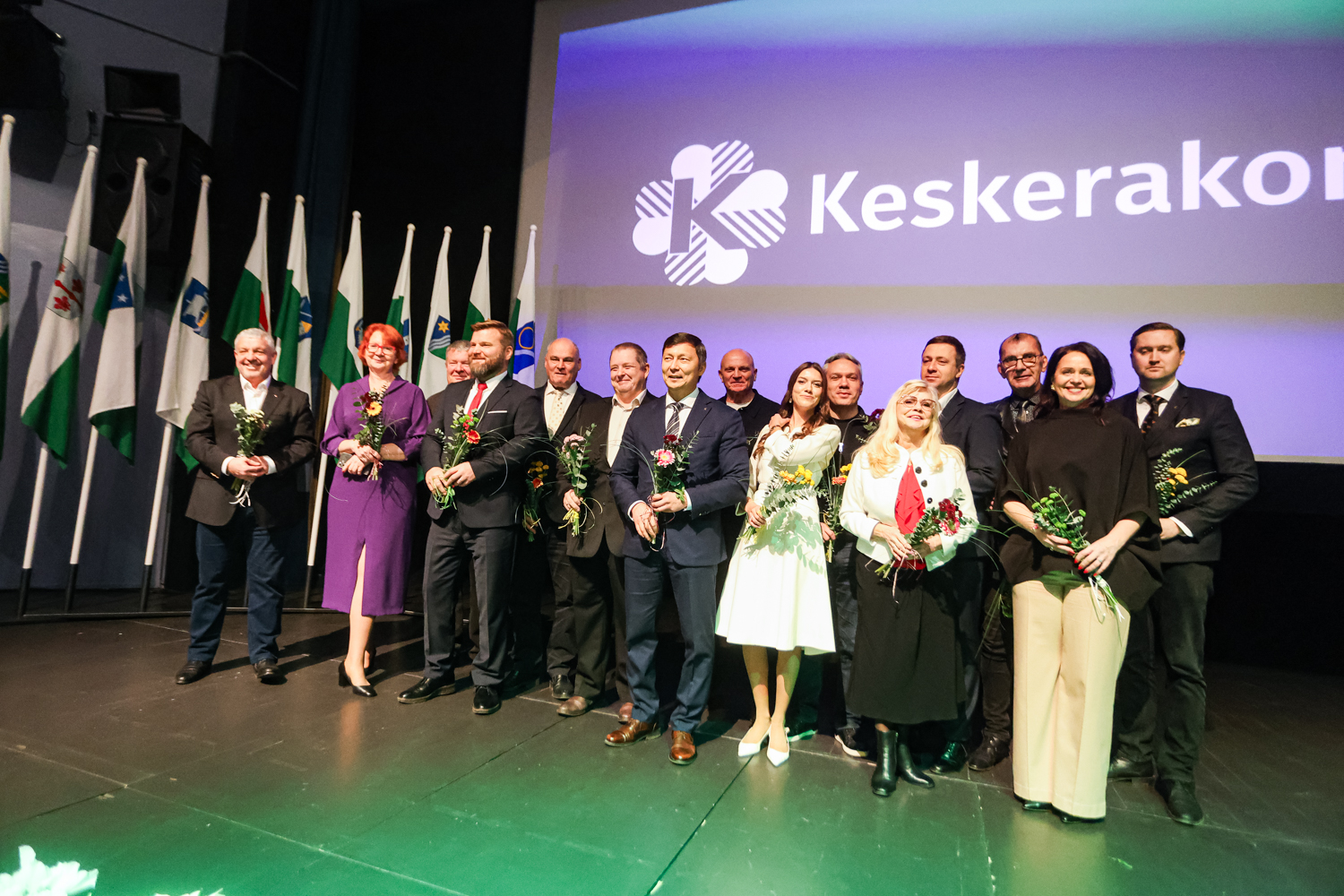 Михаил Кылварт переизбран председателем Центристской партии