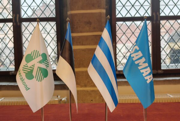 Tallinna linna koalitsioonilepingu sõlmisid Eesti Keskerakond ja ISamaa.